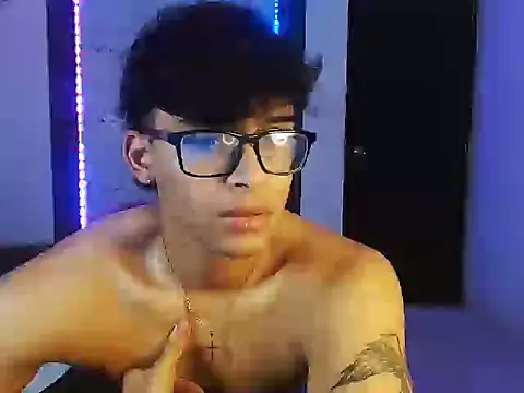 Snapshot of Mr_yisuzz chatting on 05-28-26, 11:18 Mr yisuzz online show from 05-28-26, 11:18