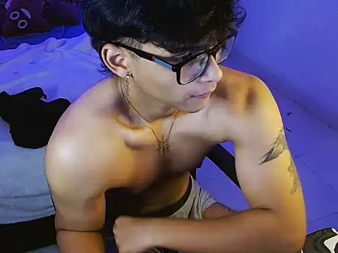 Snapshot of Mr_yisuzz chatting on 05-29-26, 11:19 Mr yisuzz online show from 05-29-26, 11:19