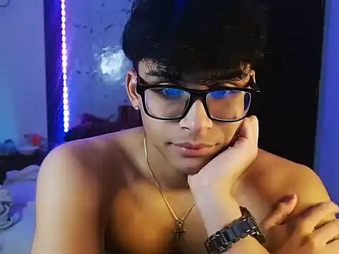 Snapshot of Mr_yisuzz chatting on 05-30-26, 11:40 Mr yisuzz online show from 05-30-26, 11:40