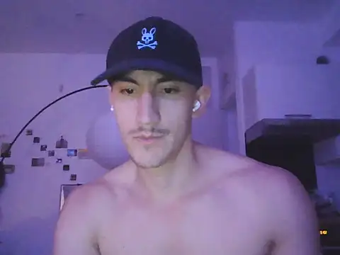 Snapshot of venusian_boy chatting on 06-12-26, 11:03 venusian boy online show from 06-12-26, 11:03