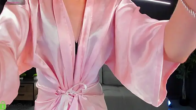 lura lust online show from 07-25-26, 04:10