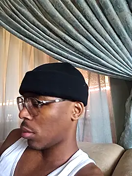 Snapshot of MbeshePTA chatting on 07-09-26, 11:14 MbeshePTA online show from 07-09-26, 11:14