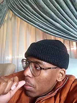 Snapshot of MbeshePTA chatting on 07-10-26, 11:24 MbeshePTA online show from 07-10-26, 11:24