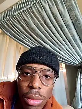 Snapshot of MbeshePTA chatting on 07-15-26, 12:21 MbeshePTA online show from 07-15-26, 12:21