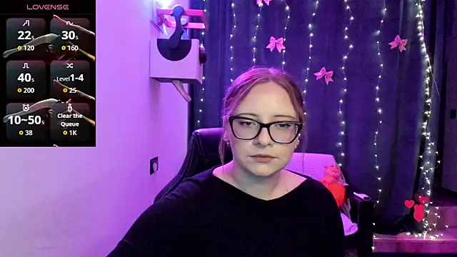 Snapshot of JuliNy_x chatting on 05-30-26, 01:19 JuliNy x online show from 05-30-26, 01:19