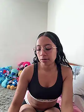 Snapshot of Violetlove_ chatting on 06-25-26, 03:05 Violetlove online show from 06-25-26, 03:05