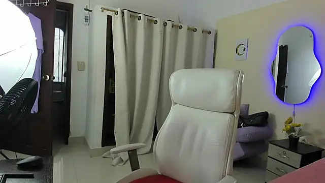 Nadia-Monroe online show from 05-27-26, 11:07