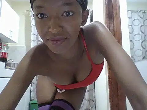 Snapshot of Miss_lavagirl chatting on 06-18-26, 05:17 Miss lavagirl online show from 06-18-26, 05:17