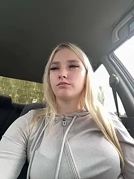 lisacryss3 online show from 05-30-26, 06:21