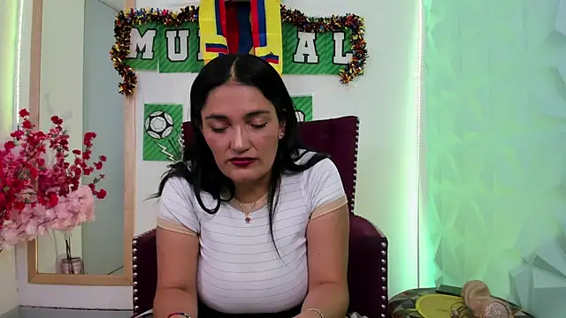 sthefy01 online show from 07-10-26, 07:38