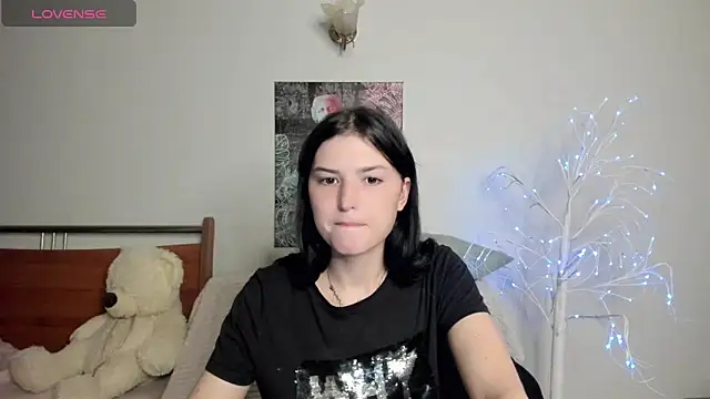 Kira Devi online show from 05-27-26, 07:11