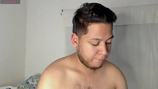 Snapshot of nicolas_cr1 chatting on 05-31-26, 02:20 nicolas cr1 online show from 05-31-26, 02:20