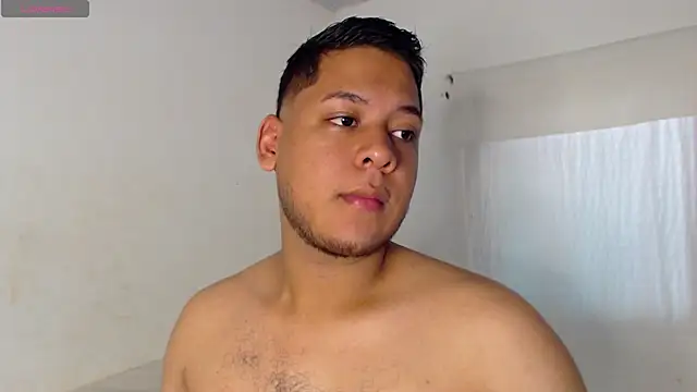 Snapshot of nicolas_cr1 chatting on 06-03-26, 03:28 nicolas cr1 online show from 06-03-26, 03:28