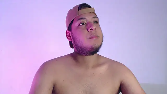 Snapshot of nicolas_cr1 chatting on 07-16-26, 02:06 nicolas cr1 online show from 07-16-26, 02:06