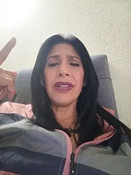 Samantha01 Rosse01 online show from 05-28-26, 07:11