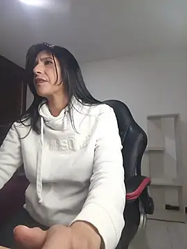 Samantha01 Rosse01 online show from 06-01-26, 09:27