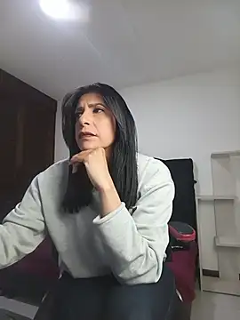 Samantha01 Rosse01 online show from 06-13-26, 01:53