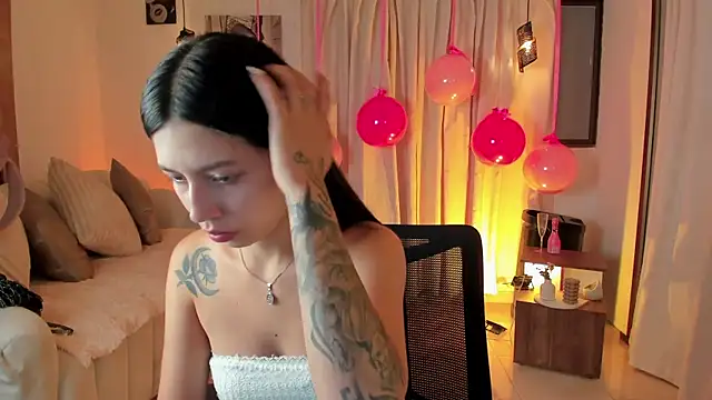 Snapshot of Dream_saray chatting on 07-10-26, 01:47 Dream saray online show from 07-10-26, 01:47