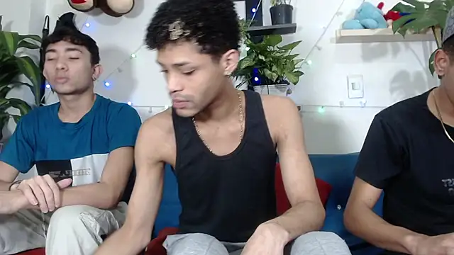 STRANGER BOYS online show from 05-26-26, 10:28