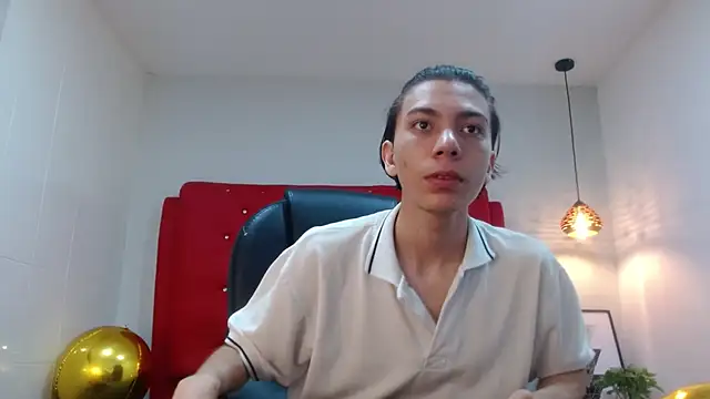 Snapshot of Julesx15 chatting on 05-27-26, 02:14 Julesx15 online show from 05-27-26, 02:14