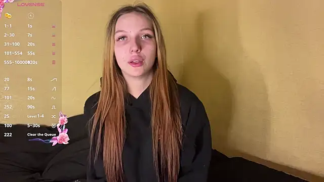 Snapshot of xXMelanieseXx chatting on 06-14-26, 04:42 xXMelanieseXx online show from 06-14-26, 04:42