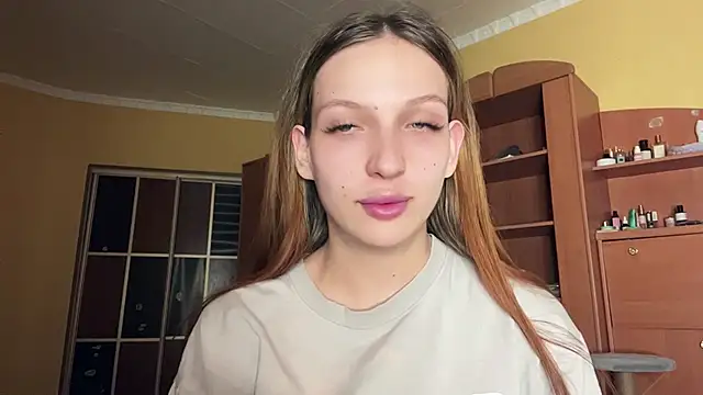 Snapshot of xXMelanieseXx chatting on 06-15-26, 05:26 xXMelanieseXx online show from 06-15-26, 05:26
