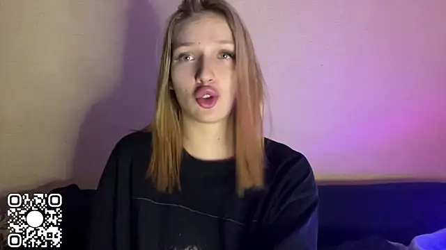 Snapshot of xXMelanieseXx chatting on 07-10-26, 03:25 xXMelanieseXx online show from 07-10-26, 03:25