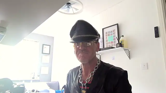 NottsLeather online show from 06-07-26, 09:35