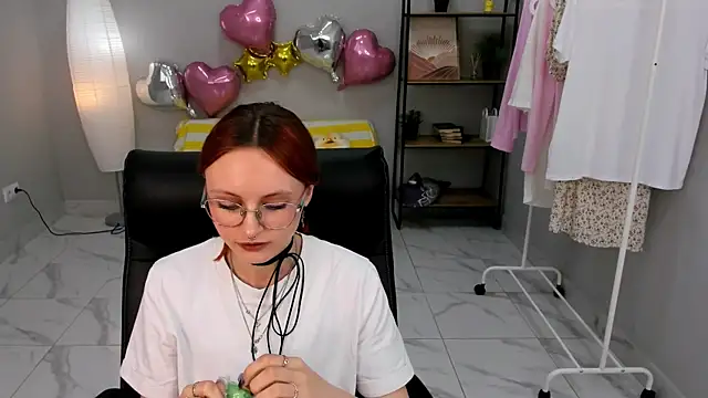 Alice Reid  online show from 05-30-26, 01:52