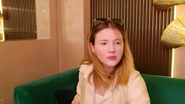 Snapshot of Laura_Stellar chatting on 07-20-26, 05:33 Laura Stellar online show from 07-20-26, 05:33