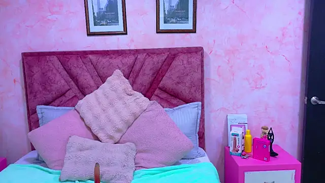 Emily Velvet69  online show from 05-29-26, 12:03