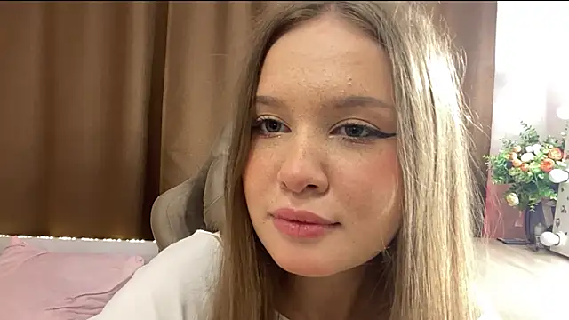 StefiMoon online show from 05-28-26, 01:08