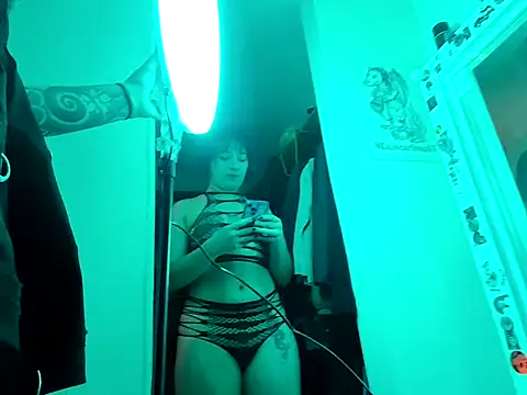 Snapshot of alynnafem chatting on 07-23-26, 06:28 alynnafem online show from 07-23-26, 06:28