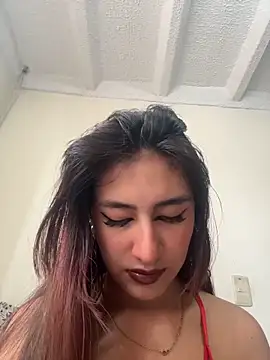 Snapshot of velariasoft_ chatting on 06-14-26, 06:21 velariasoft online show from 06-14-26, 06:21
