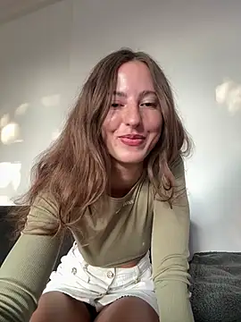 gymgirllaura online show from 07-15-26, 06:13