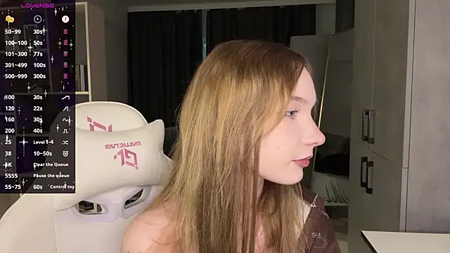 OpheliaVoss online show from 07-14-26, 06:24