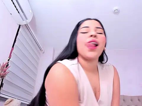 EmilySanchezz online show from 07-02-26, 11:49