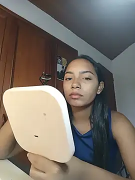 xcleila online show from 06-08-26, 04:07