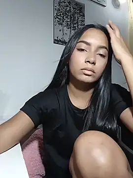 xcleila online show from 06-18-26, 02:01