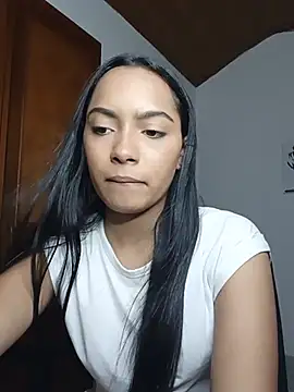 xcleila online show from 07-23-26, 02:20