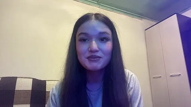 Snapshot of LisetteParajon chatting on 05-27-26, 04:15 LisetteParajon online show from 05-27-26, 04:15