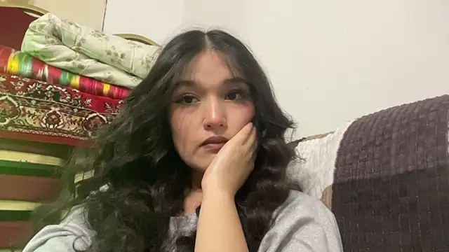 Snapshot of LisetteParajon chatting on 05-28-26, 04:04 LisetteParajon online show from 05-28-26, 04:04