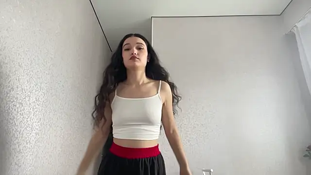 LisetteParajon online show from 06-30-26, 05:08