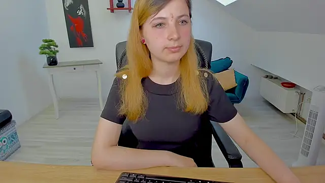 CamelliaStone online show from 06-18-26, 06:24