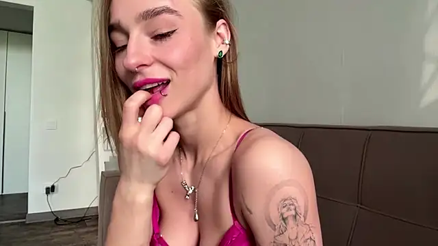 Snapshot of amilia-sexygirl chatting on 06-08-26, 01:28 amilia-sexygirl online show from 06-08-26, 01:28