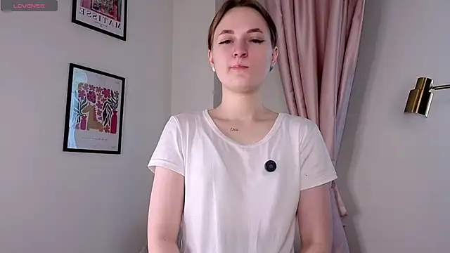 Snapshot of LeishaChamblee chatting on 06-08-26, 04:02 LeishaChamblee online show from 06-08-26, 04:02