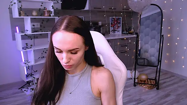 Snapshot of NicoleMerz chatting on 06-01-26, 11:12 NicoleMerz online show from 06-01-26, 11:12