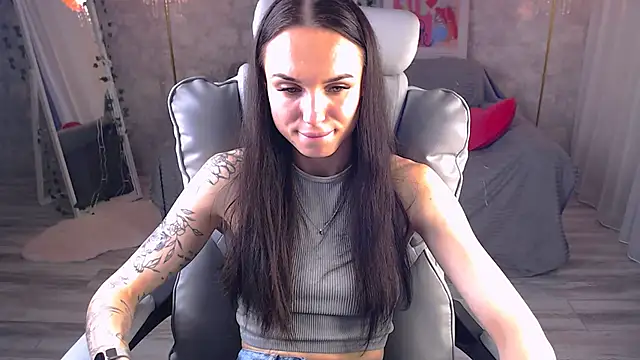 Snapshot of NicoleMerz chatting on 06-03-26, 02:33 NicoleMerz online show from 06-03-26, 02:33