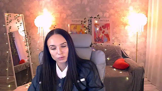 Snapshot of NicoleMerz chatting on 06-05-26, 04:02 NicoleMerz online show from 06-05-26, 04:02