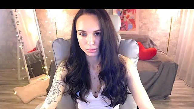 Snapshot of NicoleMerz chatting on 06-25-26, 04:11 NicoleMerz online show from 06-25-26, 04:11